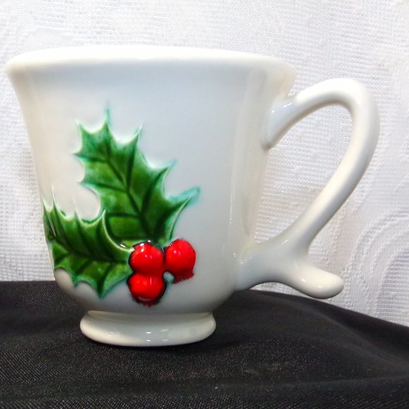 1960's Christmas Coffee Tea Cup Mug Holly Berries, Vintage Hand Painted . - Picture 3 of 15